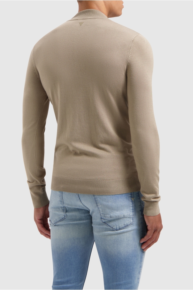 Pure Path taupe heren trui | Model achteraanzicht