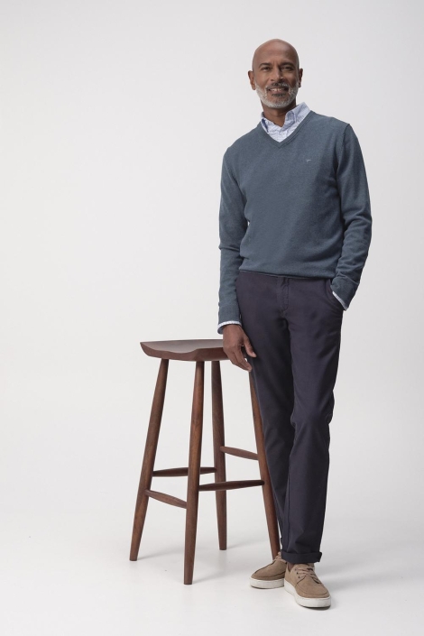 Campbell blauwe heren trui | Model