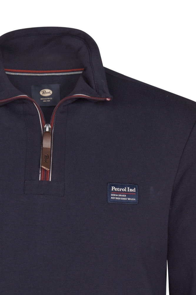 Petrol Industries blauwe heren sweater | Close up