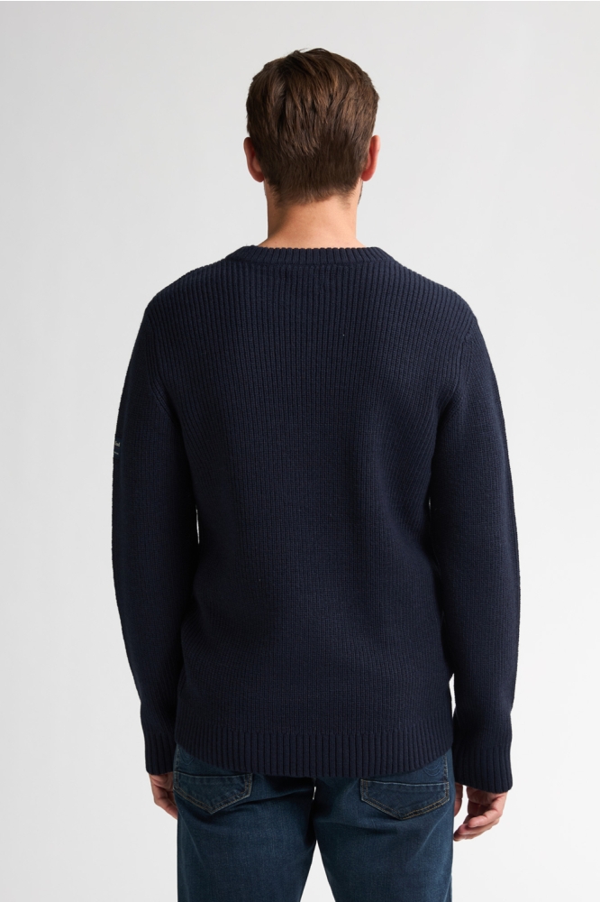 Petrol Industries blauwe heren trui | Model achteraanzicht