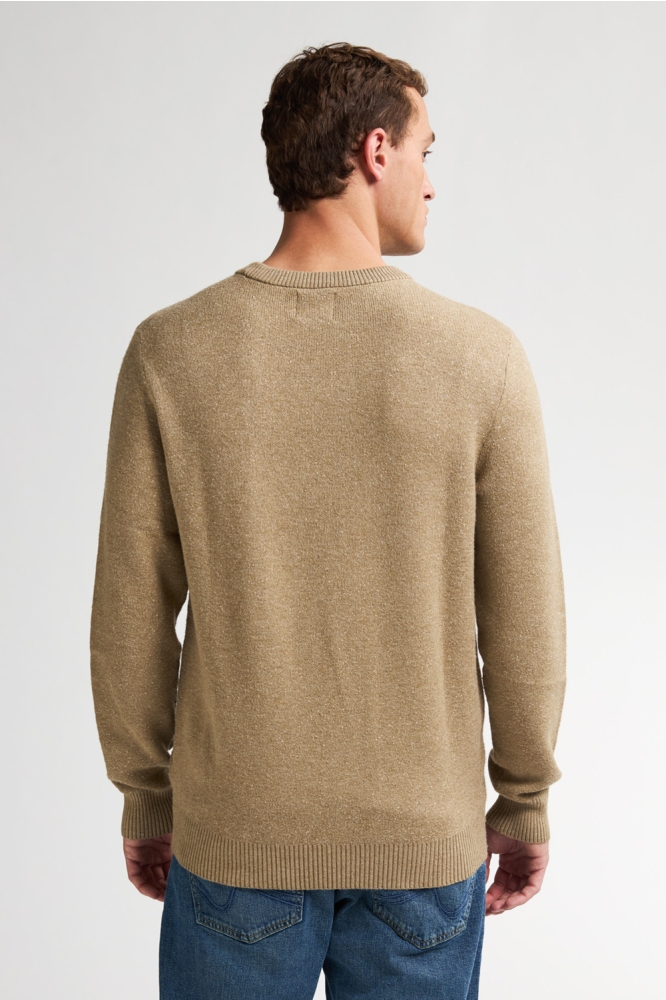 Petrol Industries zand heren trui | Model achteraanzicht