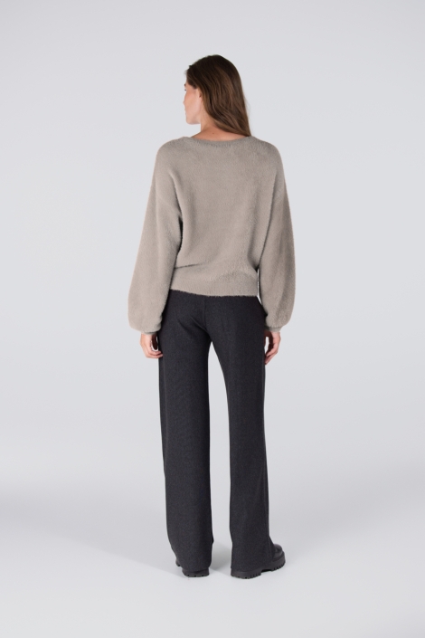 Juffrouw Jansen beige dames trui | Model vooraanzicht