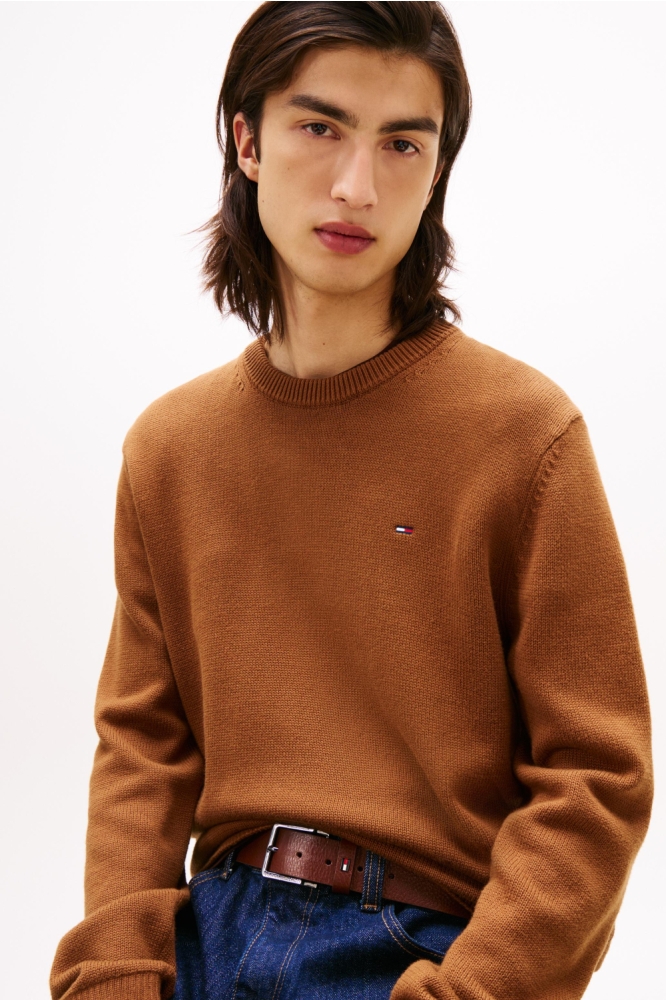 Tommy Jeans camel heren trui | Model vooraanzicht