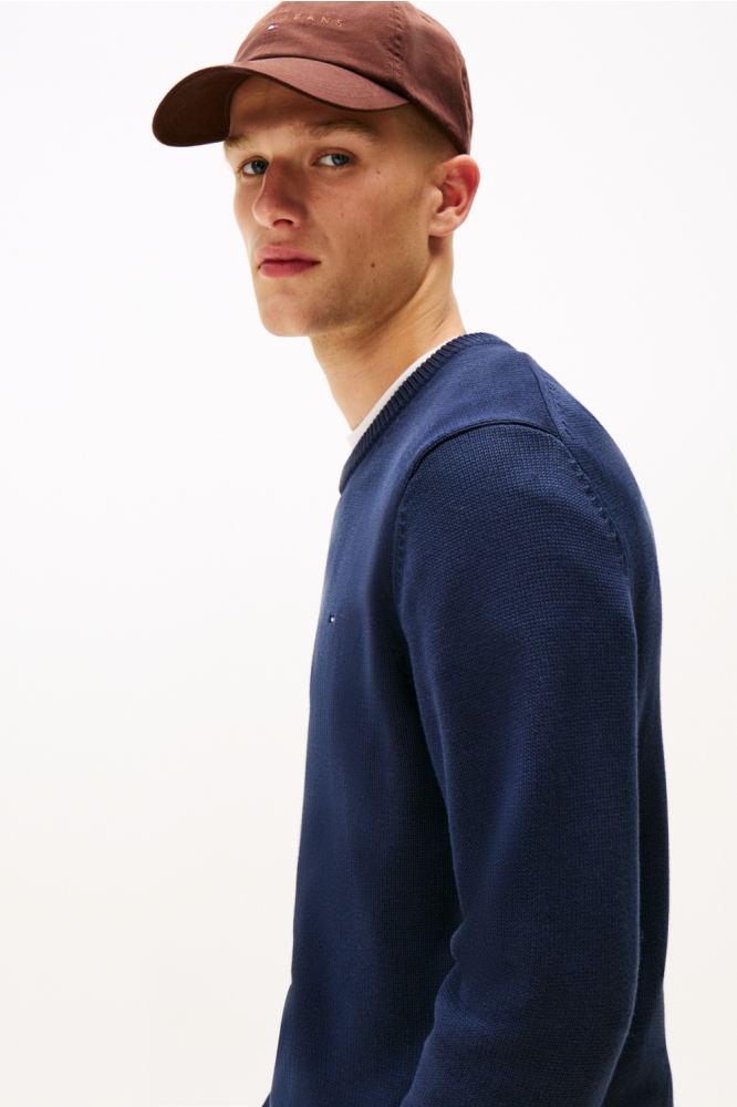Tommy Jeans blauwe heren trui | Close up