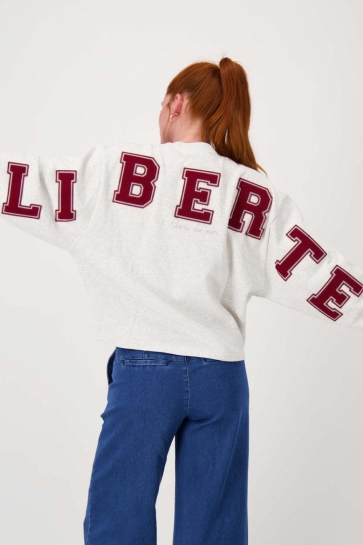 Zusss Trui SWEATER MET TEKST 0304 205 MID GREY/CLASSY RED