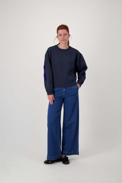 Zusss blauwe dames sweater | Model