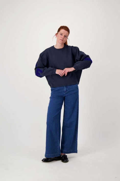 Zusss blauwe dames sweater | Model