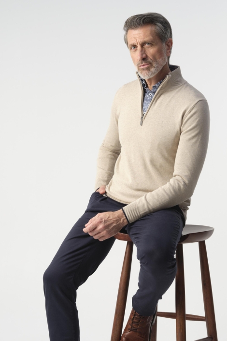 Campbell beige heren trui | Model zijaanzicht