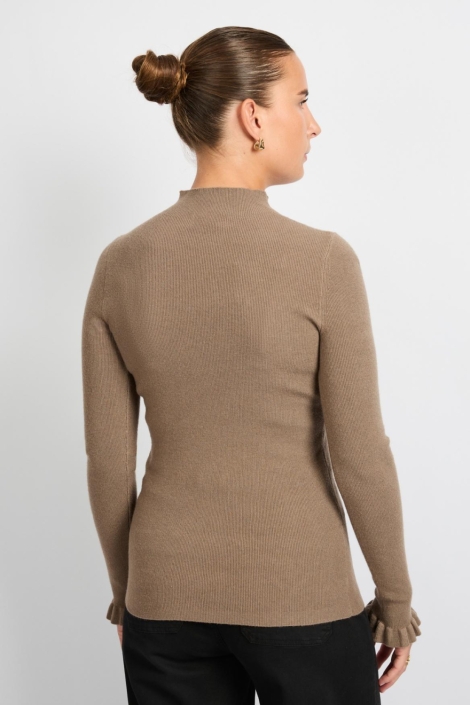 C&S The Label bronzen dames trui | Model achteraanzicht