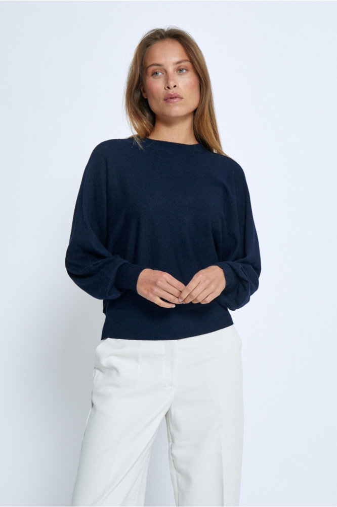 Minus blauwe dames trui | Model vooraanzicht