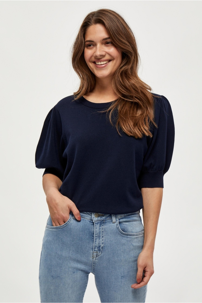 Minus blauwe dames trui | Model vooraanzicht