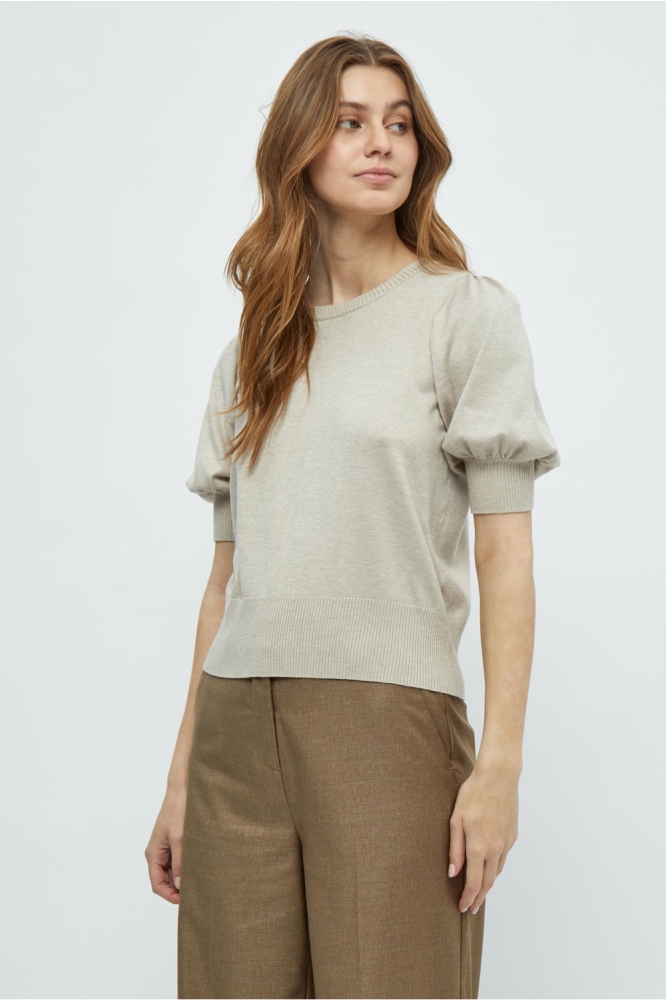 Minus beige dames trui | Model vooraanzicht