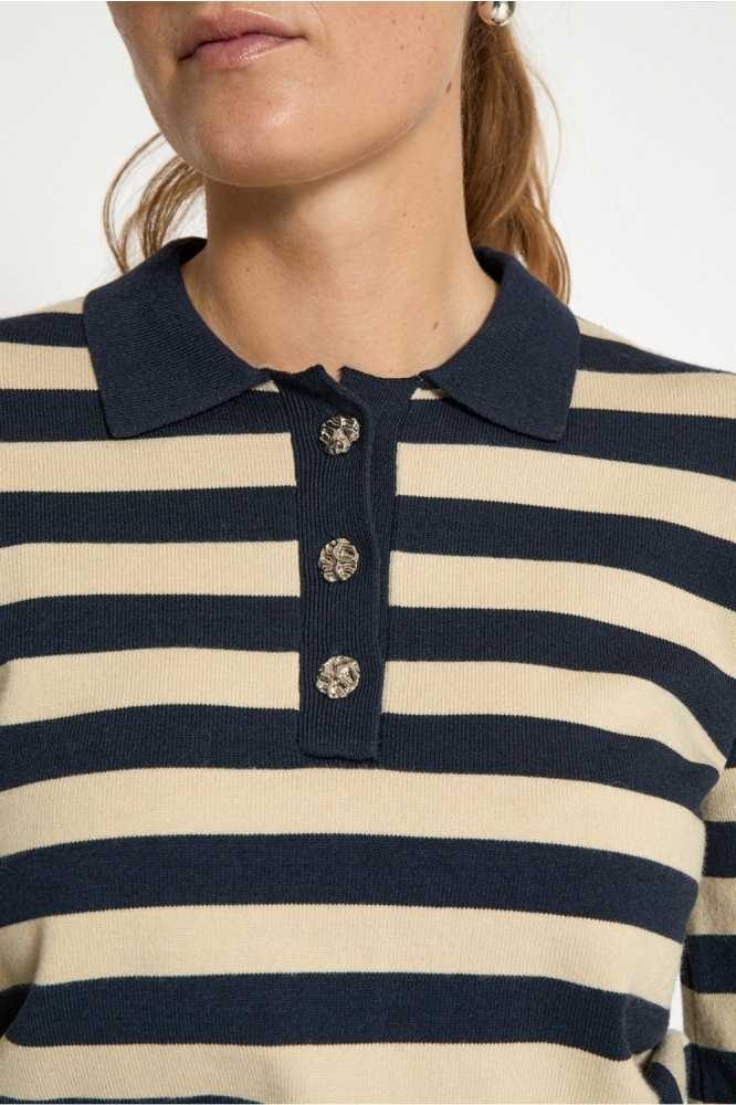 Minus blauwe dames trui | Close up