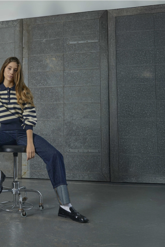 Minus blauwe dames trui | Sfeerbeeld, In situatie