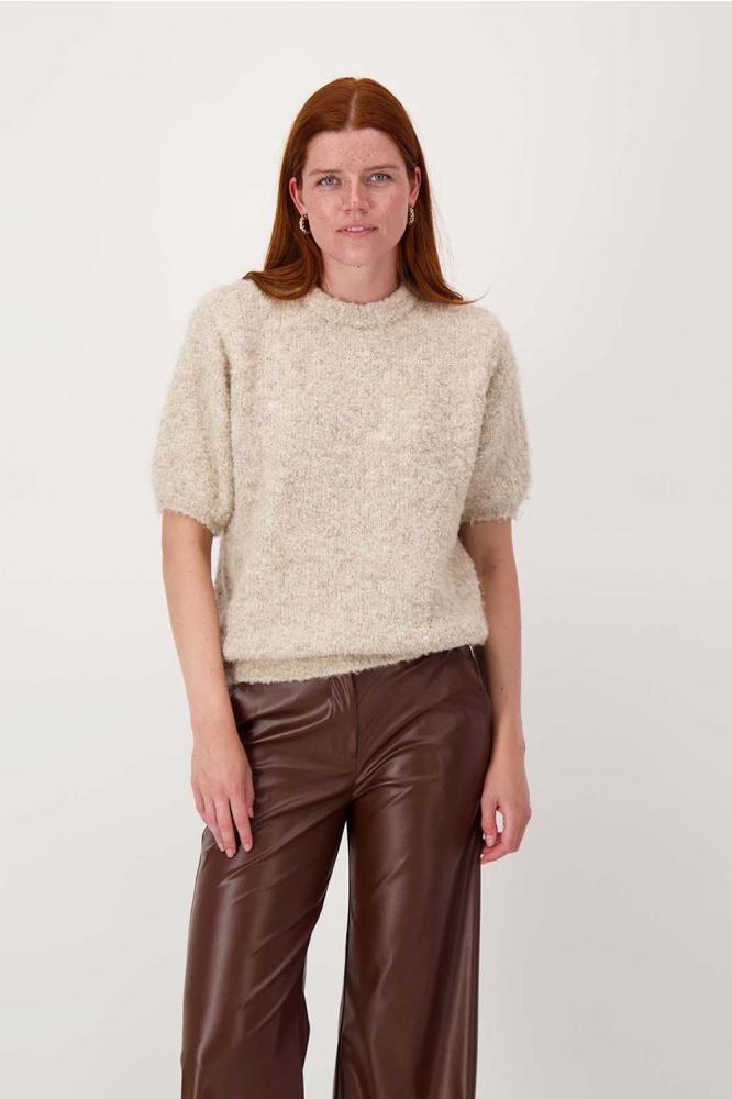 Zusss beige dames trui | Model vooraanzicht