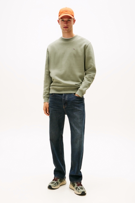 Tommy Jeans groene heren sweater | Model