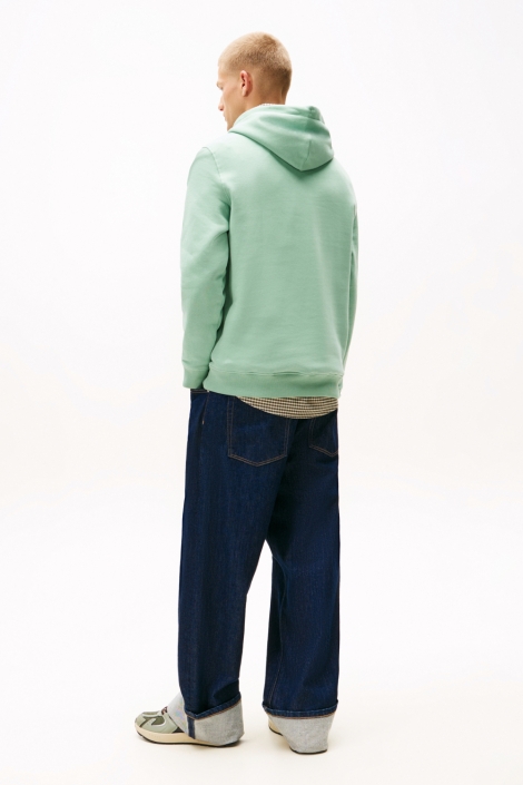 Tommy Jeans groene heren sweater | Model achteraanzicht