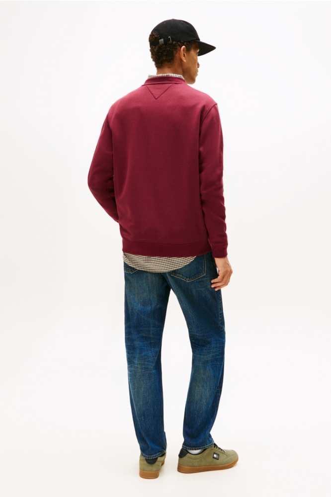 Tommy Jeans bordeaux heren trui | Model achteraanzicht