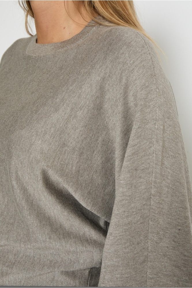 Minus taupe dames trui | Close up