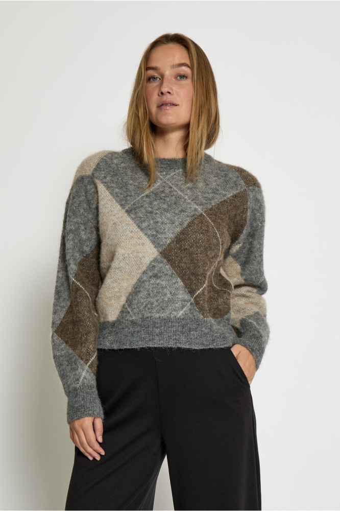 Minus grijze dames trui | Model vooraanzicht