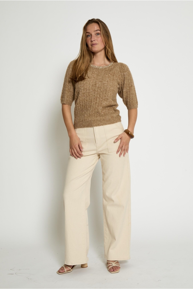 Peppercorn camel dames trui | Model