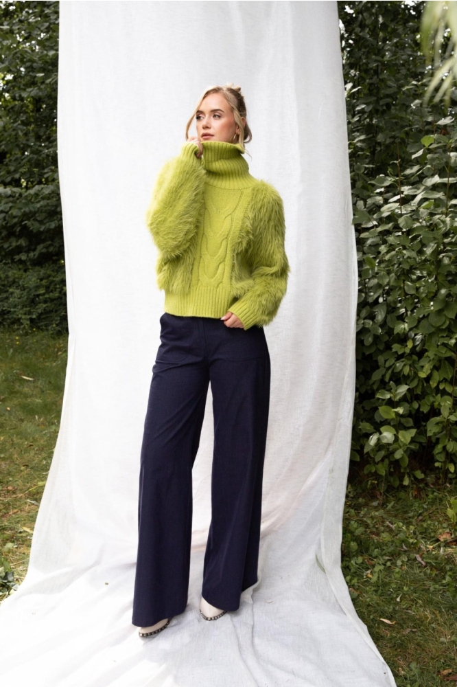 I-coni-K groene dames trui | Model