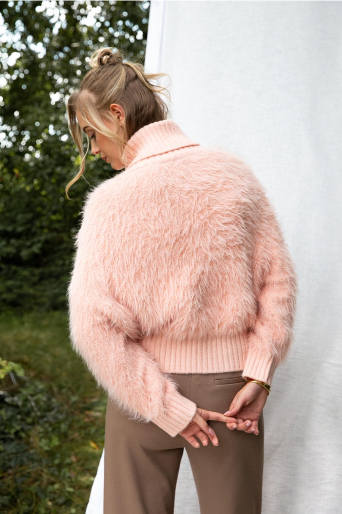 I-coni-K roze dames trui | Model achteraanzicht