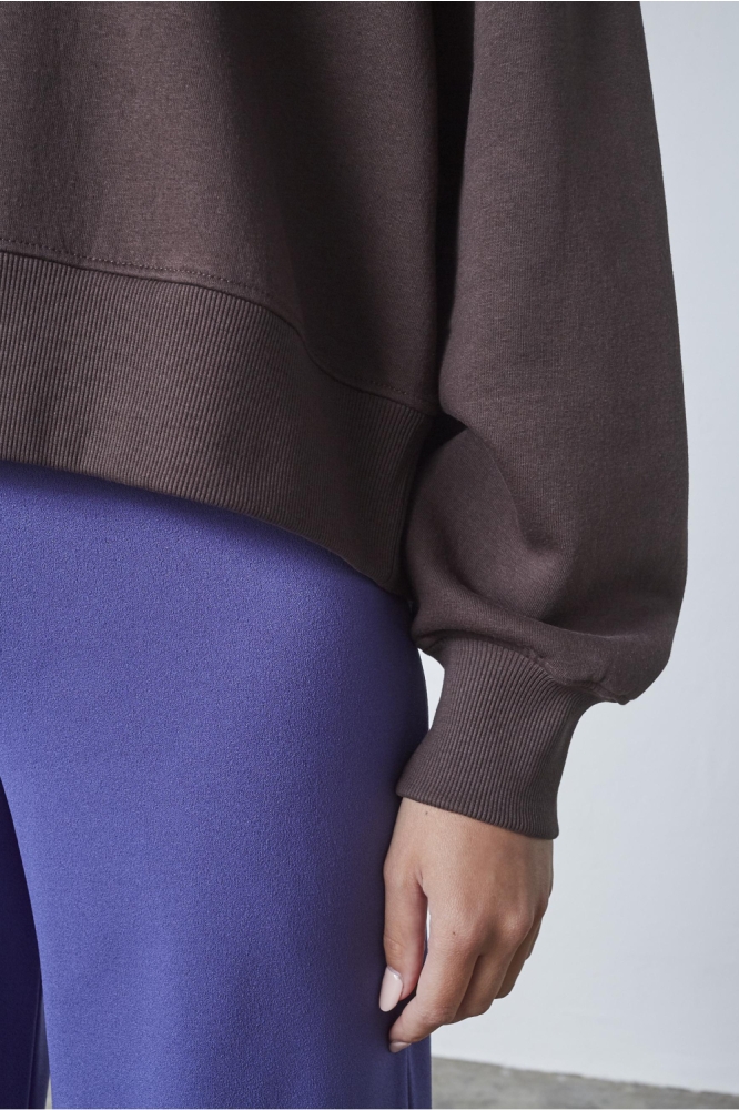 SisterS point bruine dames sweater | Close up