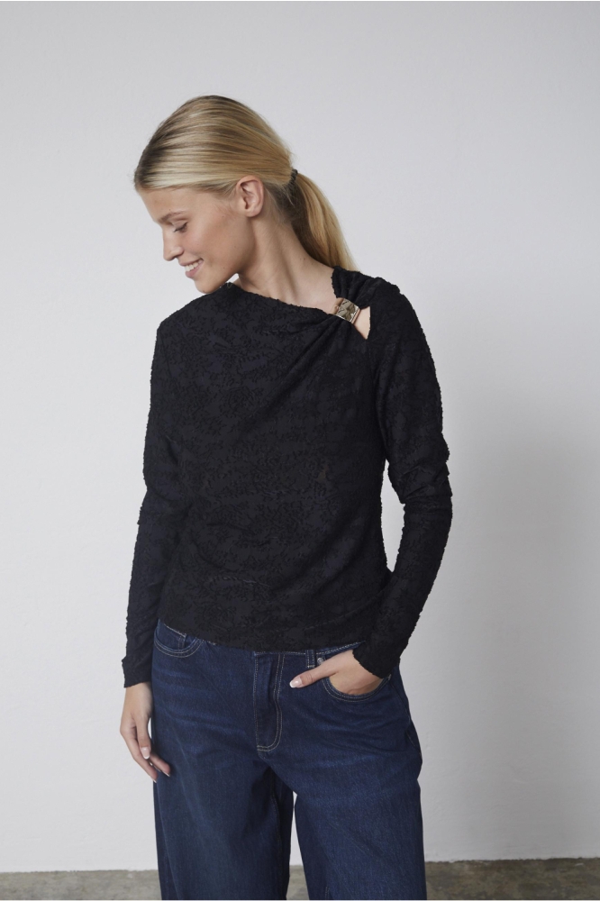 SisterS point zwarte dames t-shirt | Model vooraanzicht