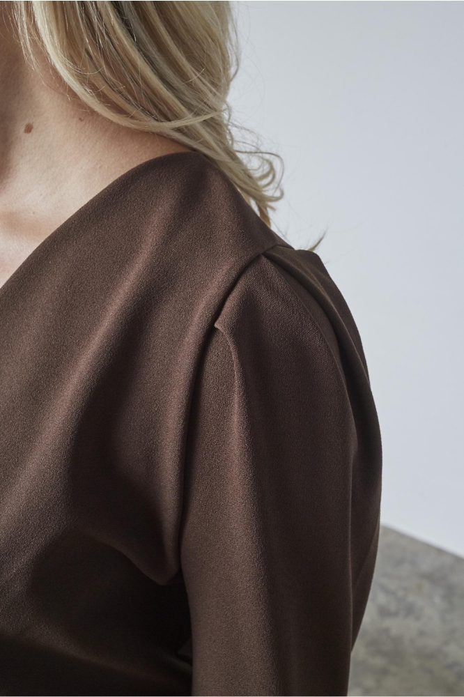 SisterS point bruine dames blouse | Close up