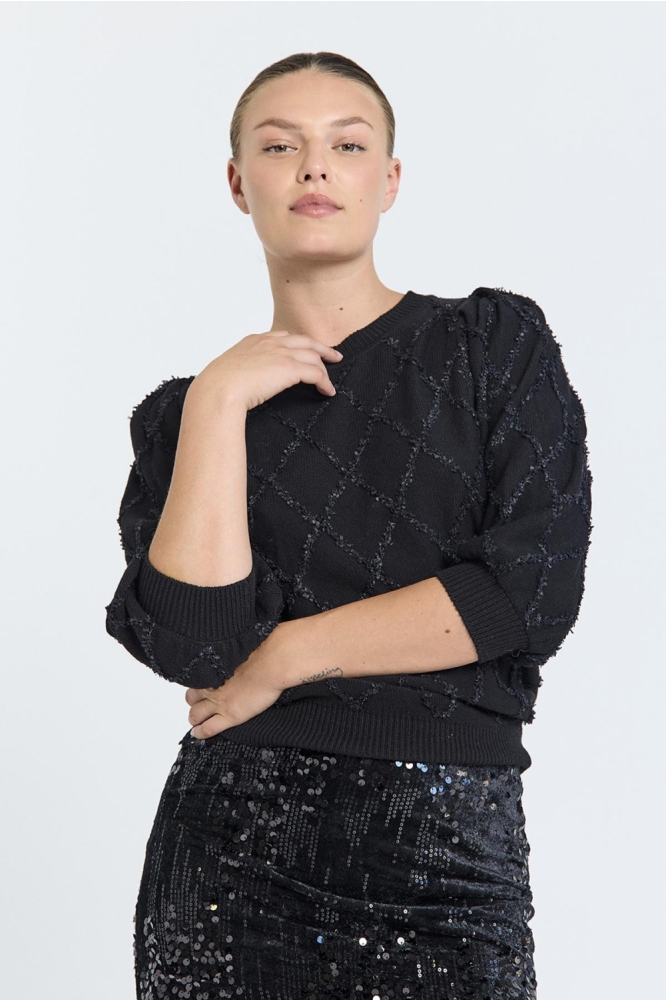 Freequent zwarte dames trui | Model vooraanzicht