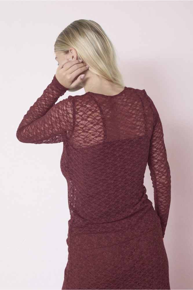 SisterS point bordeaux dames t-shirt | Model achteraanzicht