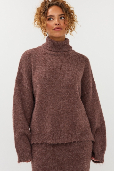 Ydence bordeaux dames trui | Model achteraanzicht