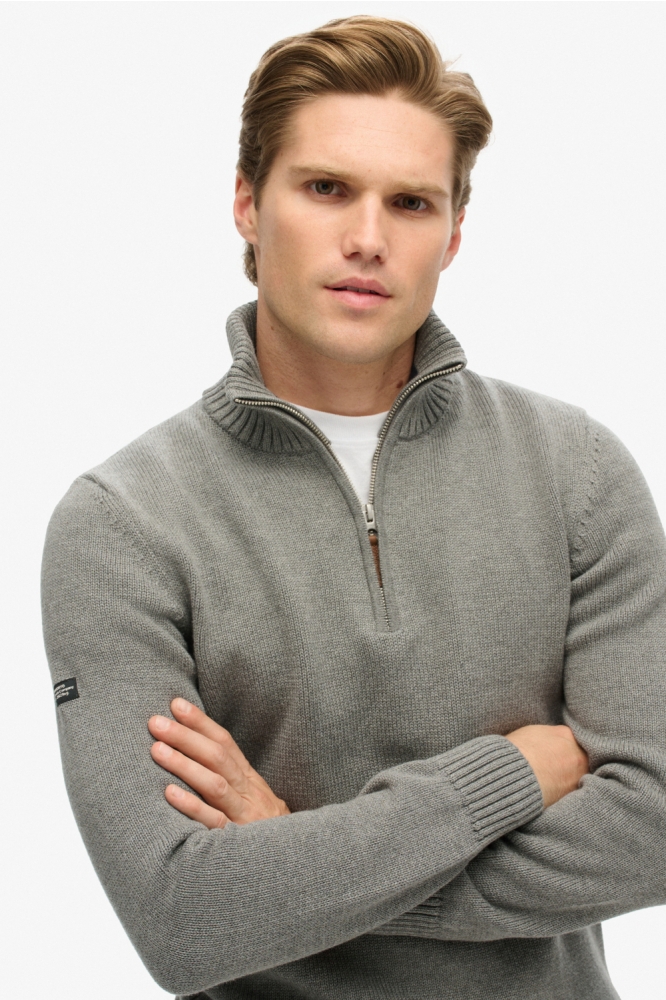 Superdry grijze heren trui | Close up