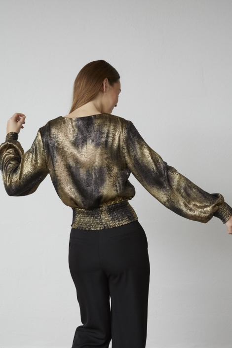 SisterS point gouden dames blouse | Model achteraanzicht