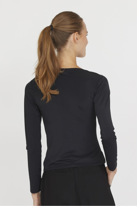 SisterS point zwarte dames t-shirt | Model achteraanzicht