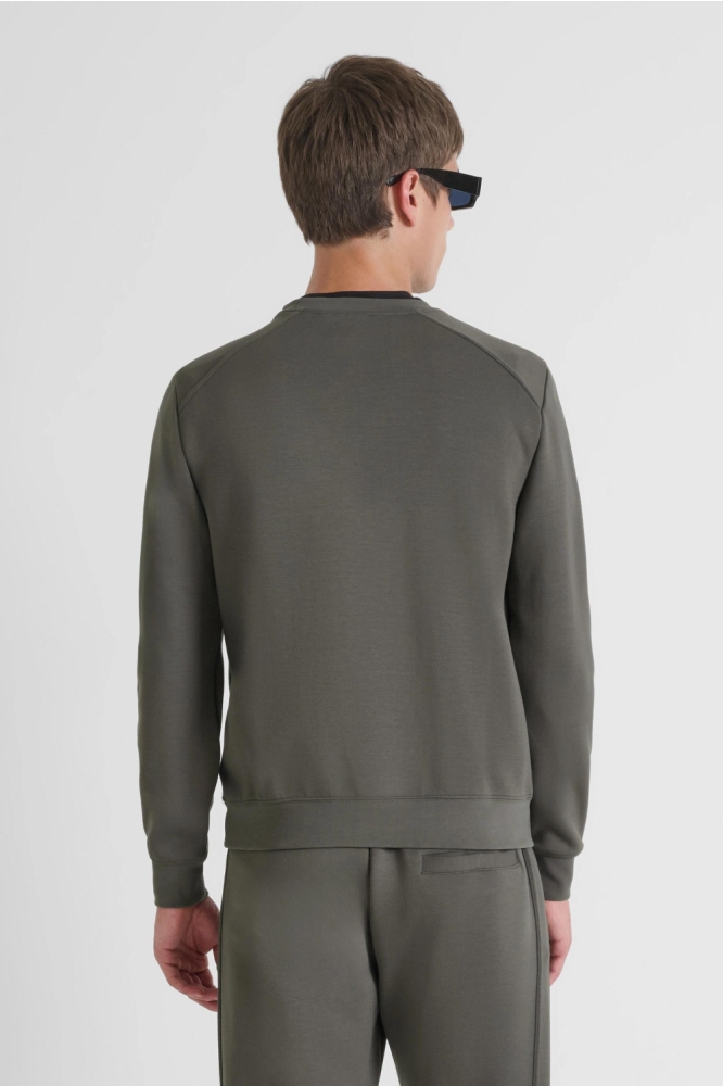 Antony Morato groene heren sweater | Model achteraanzicht