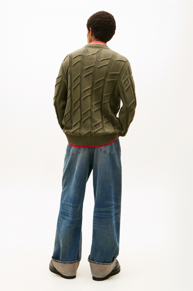 Tommy Jeans groene heren trui | Model