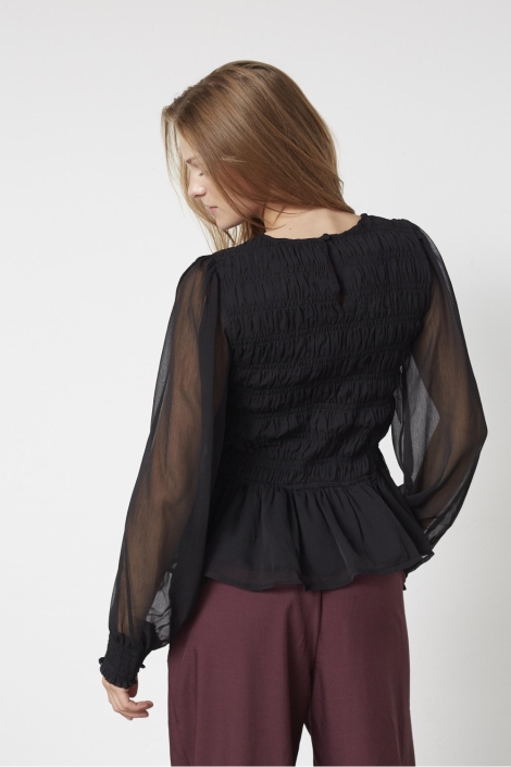 SisterS point zwarte dames blouse | Model achteraanzicht