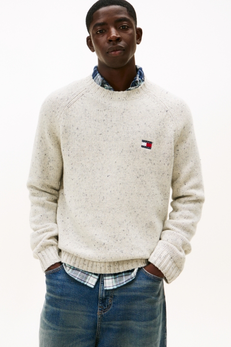 Tommy Jeans grijze heren trui | Model vooraanzicht