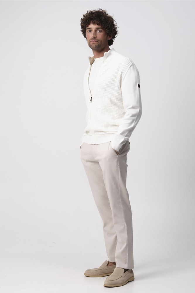 Campbell ecru heren vest | Model zijaanzicht