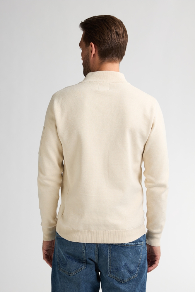 Petrol Industries beige heren trui | Model achteraanzicht