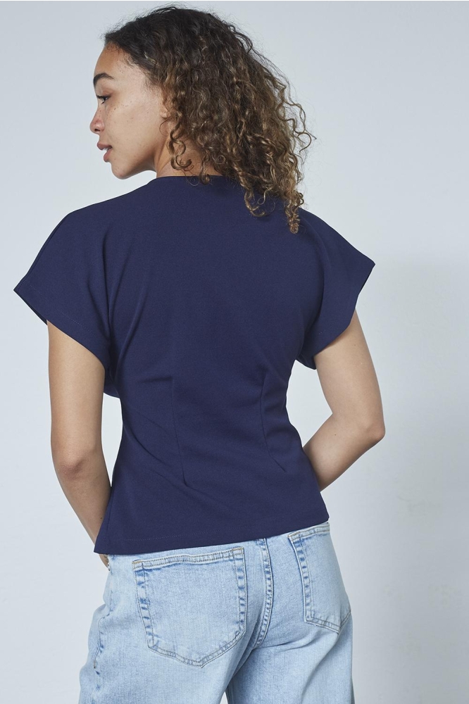 SisterS point blauwe dames blouse | Model achteraanzicht