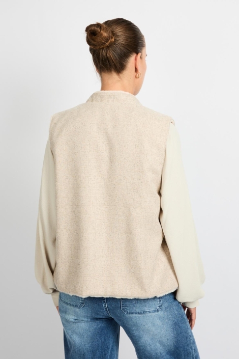 C&S The Label zand dames gilet | Model achteraanzicht