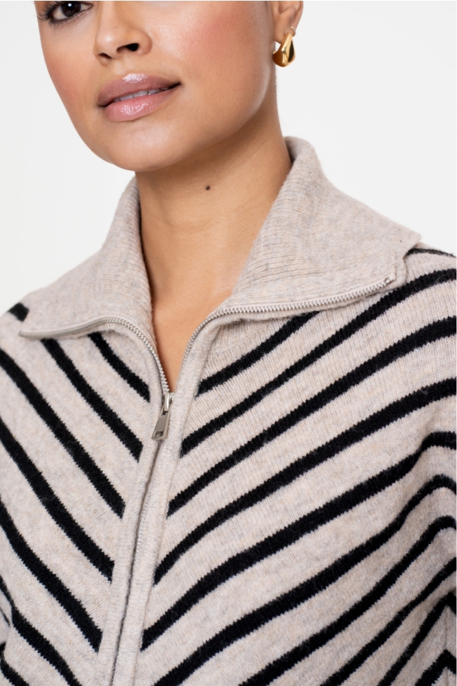 Geisha beige dames vest | Close up