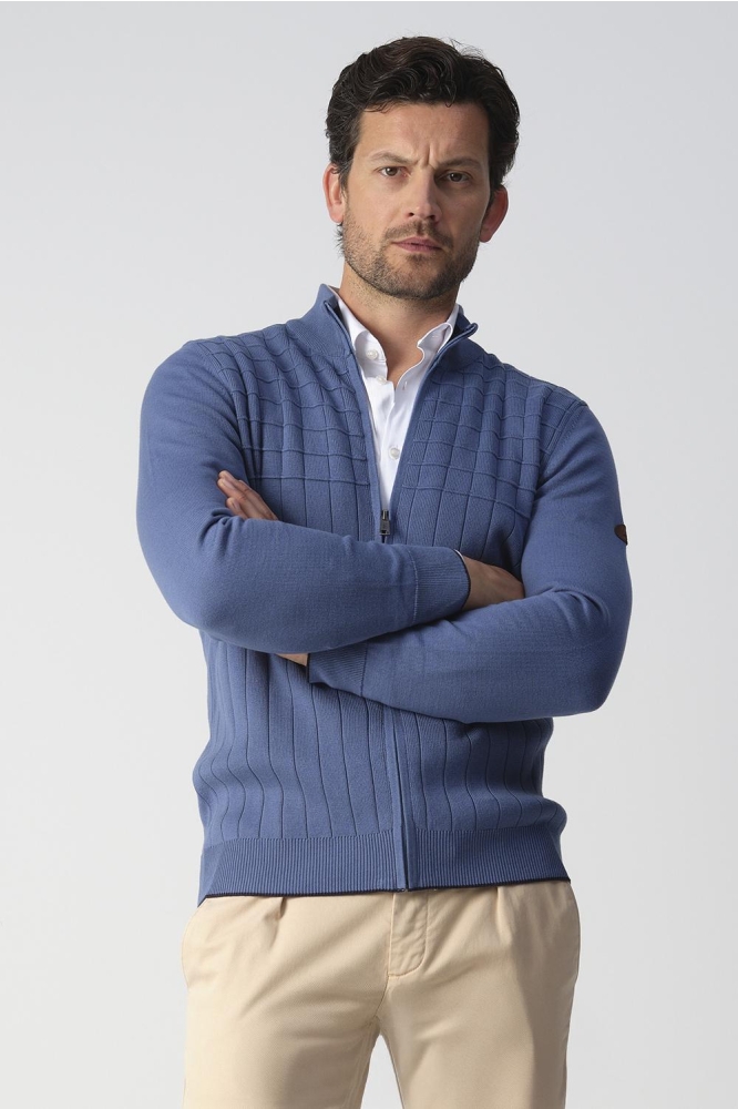 Campbell blauwe heren vest | Model vooraanzicht