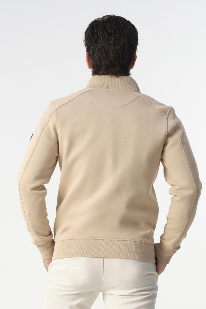 Campbell zand heren vest | Model achteraanzicht