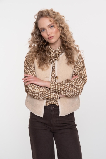 Geisha Vest TEDDY GILET MET KNOOPSLUTING 55848 19 016 Cream