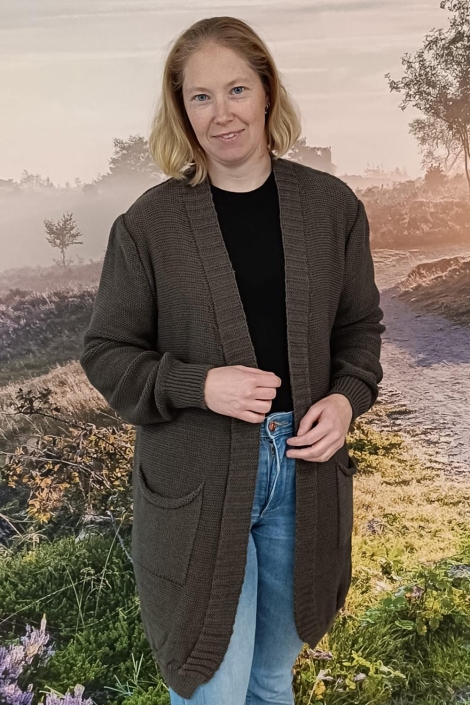 FOS Amsterdam taupe dames vest | Model vooraanzicht