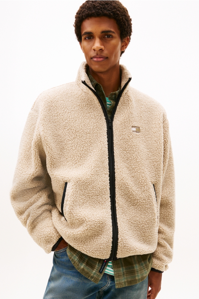 Tommy Jeans zand heren vest | Model vooraanzicht